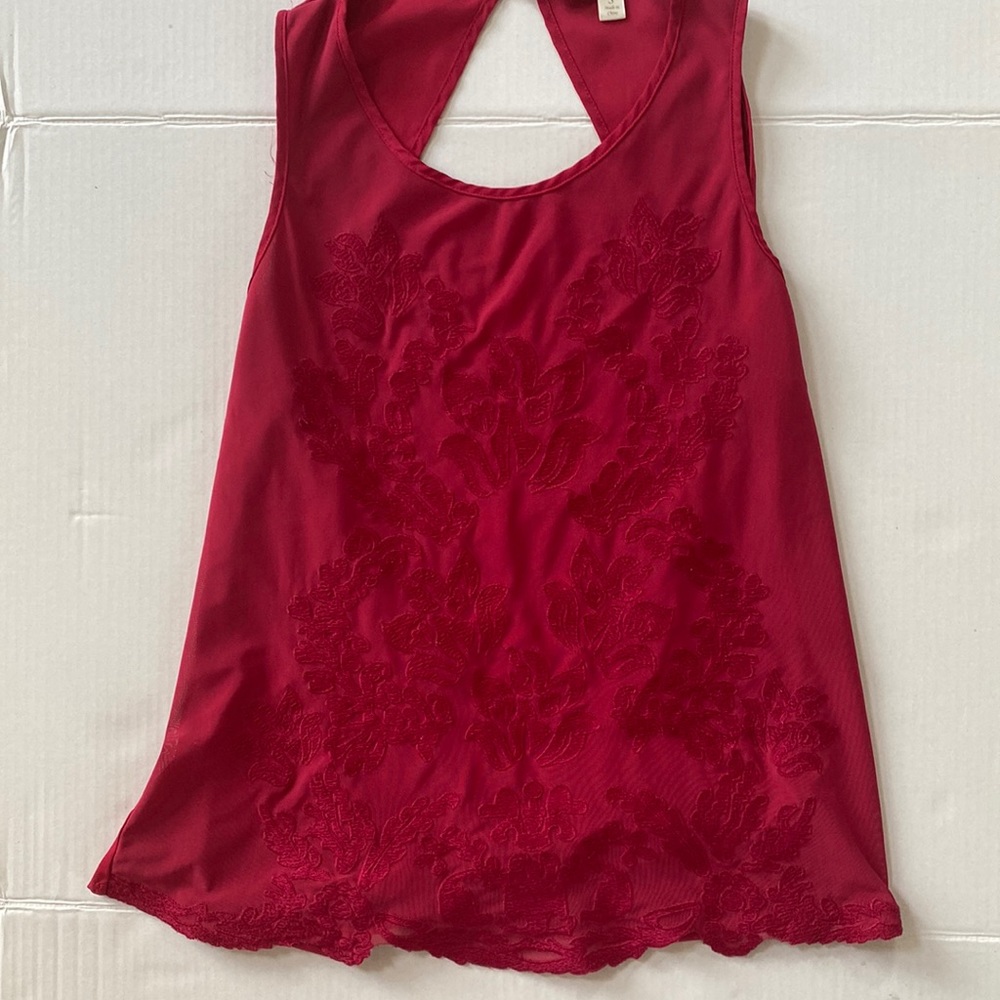 Sleeveless blouse. Size S.